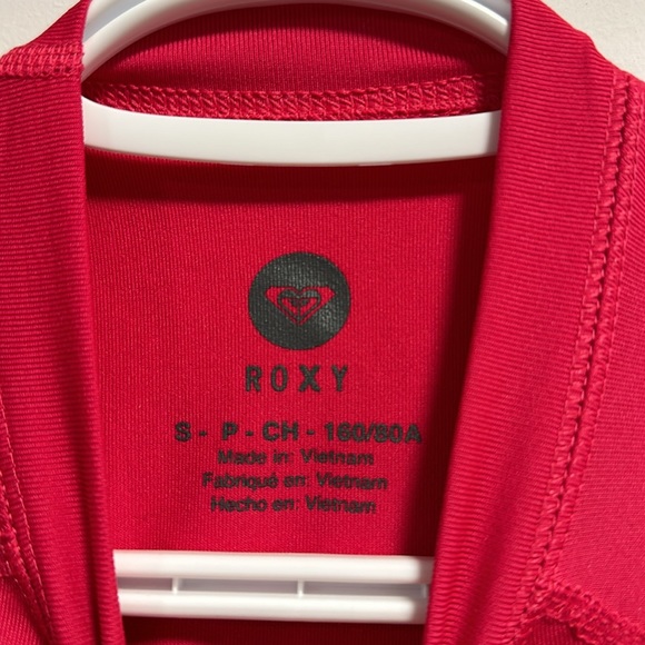 Roxy Whole Hearted Long Sleeve Rashguard. Pink color(Cherry). Like new. - Picture 3 of 4